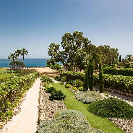 Mesogeios Me16 Βίλα Πρωταράς